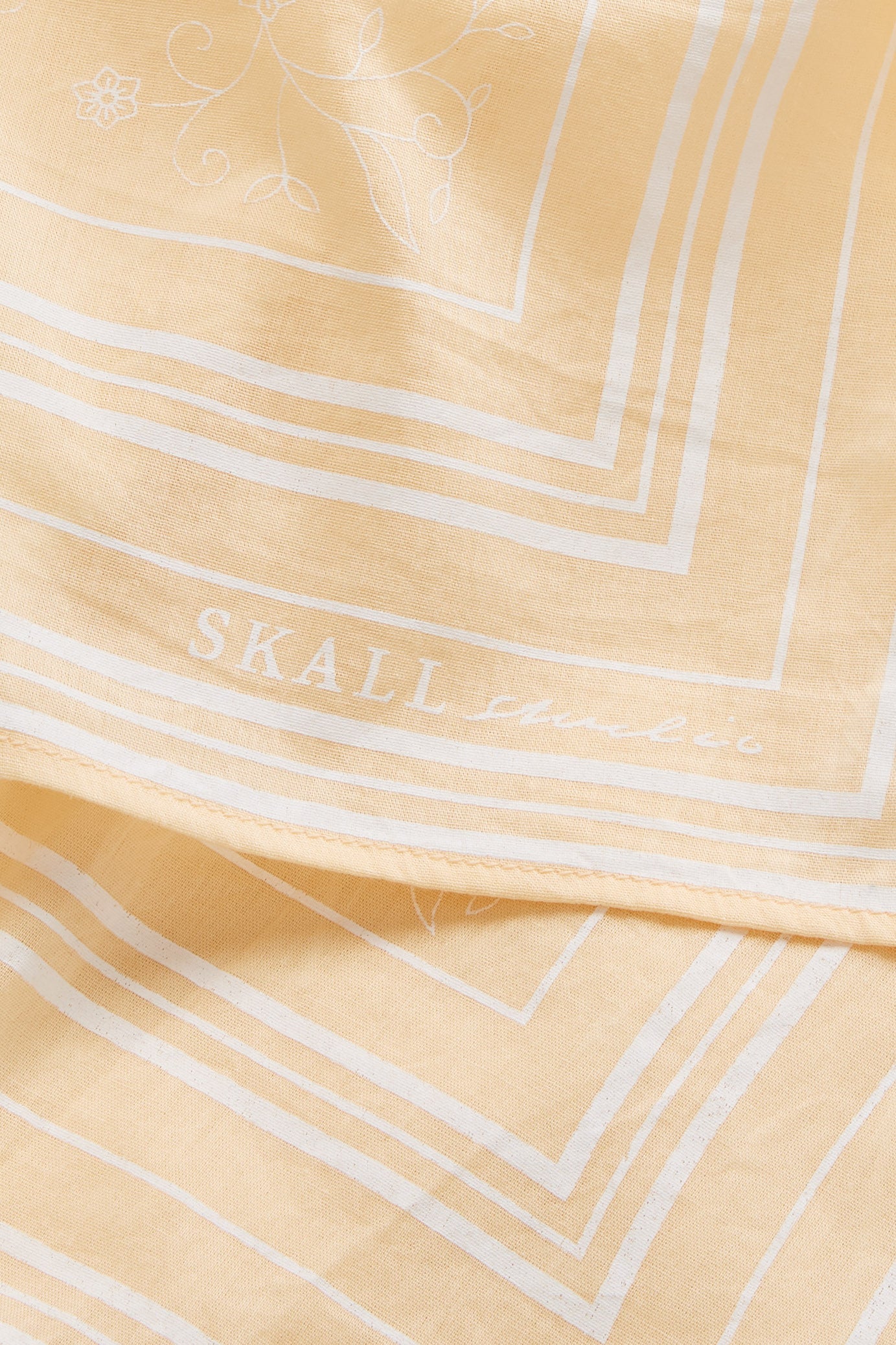 Skall Studio Skall classic scarf 55x55 Scarf Light peach/White